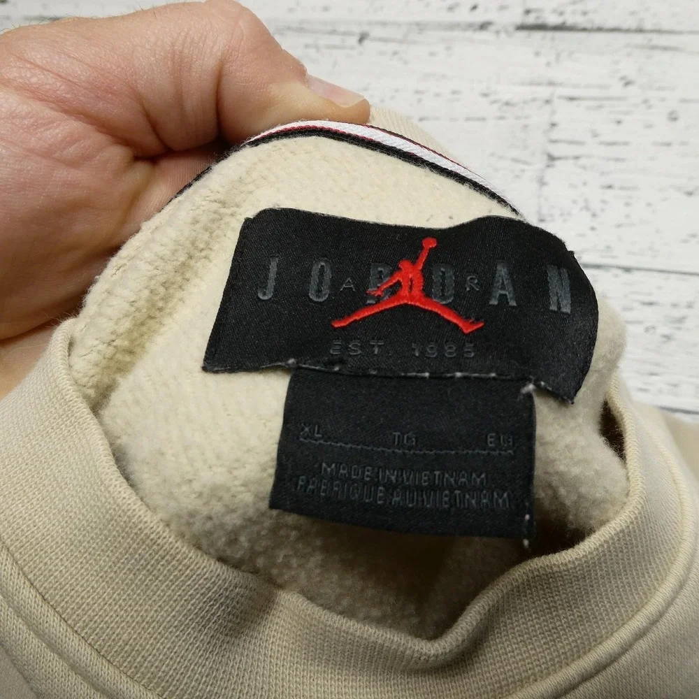 Jordan Sweatshirt Mens XL Beige Crewneck Fleece JORDAN Plaid Applique Jumpman